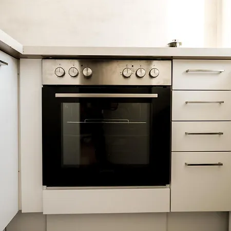 Spacious With View & Free Parking Apartment *