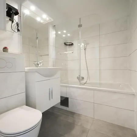 Apartment Spacious With View & Free Parking *