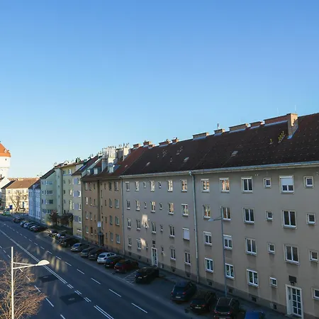 Apartment Spacious With View & Free Parking Wiener Neustadt