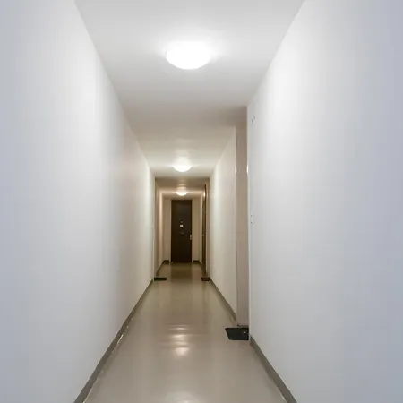 Spacious With View & Free Parking Apartment Wiener Neustadt