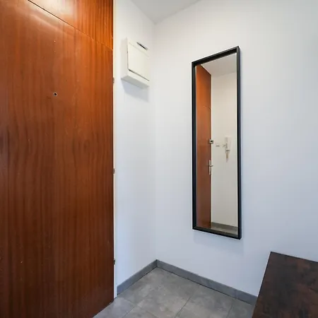 Spacious With View & Free Parking Apartment *