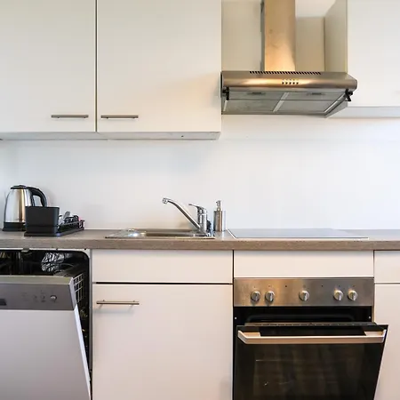 Spacious With View & Free Parking Apartment Wiener Neustadt