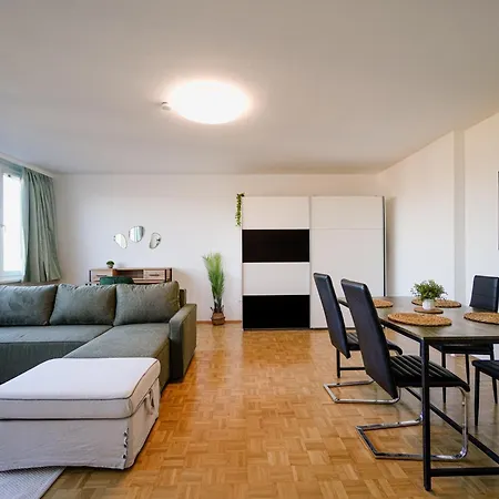 Spacious With View & Free Parking Wiener Neustadt