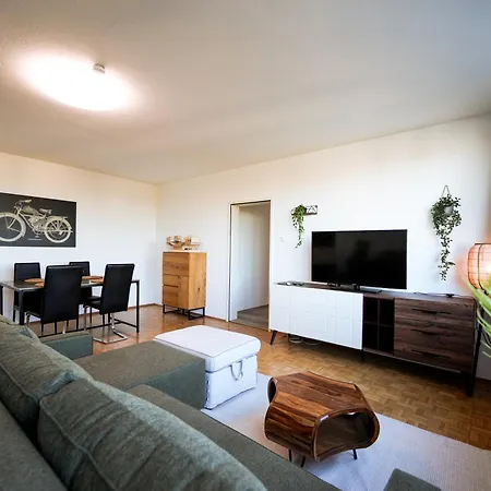Spacious With View & Free Parking Apartment