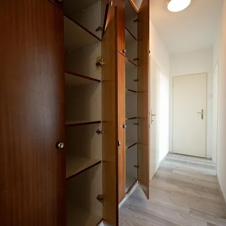 Appartamento Spacious With View & Free Parking Wiener Neustadt