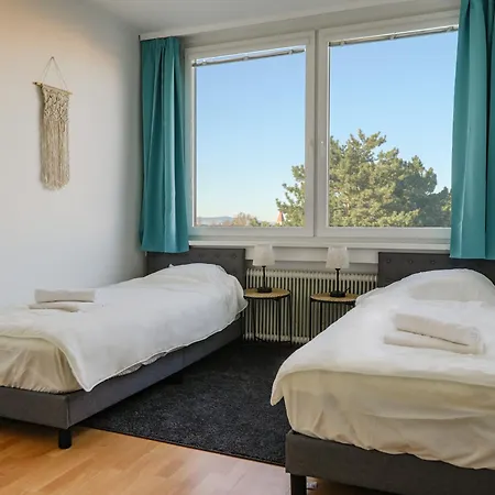 Spacious With View & Free Parking * Wiener Neustadt