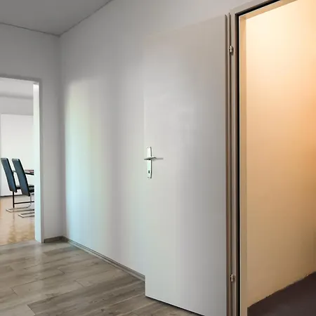 Spacious With View & Free Parking Apartment Wiener Neustadt