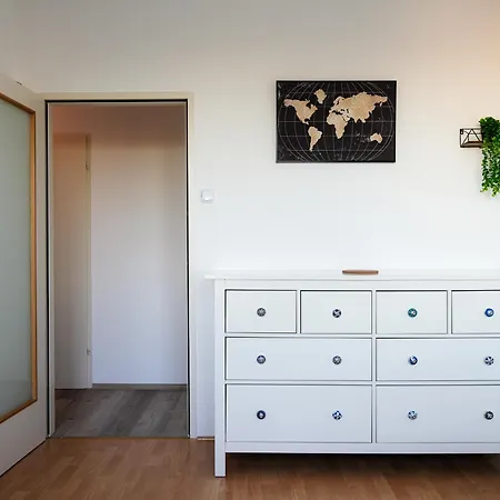 Spacious With View & Free Parking ウィーナー・ノイシュタット