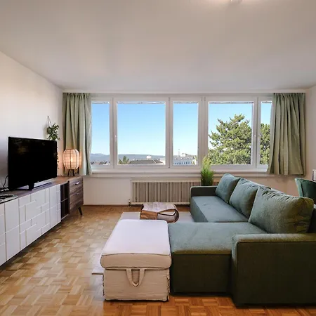アパート Spacious With View & Free Parking ウィーナー・ノイシュタット