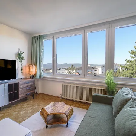 Spacious With View & Free Parking Wiener Neustadt