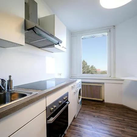 Spacious With View & Free Parking *