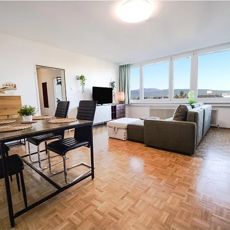 Spacious With View & Free Parking *