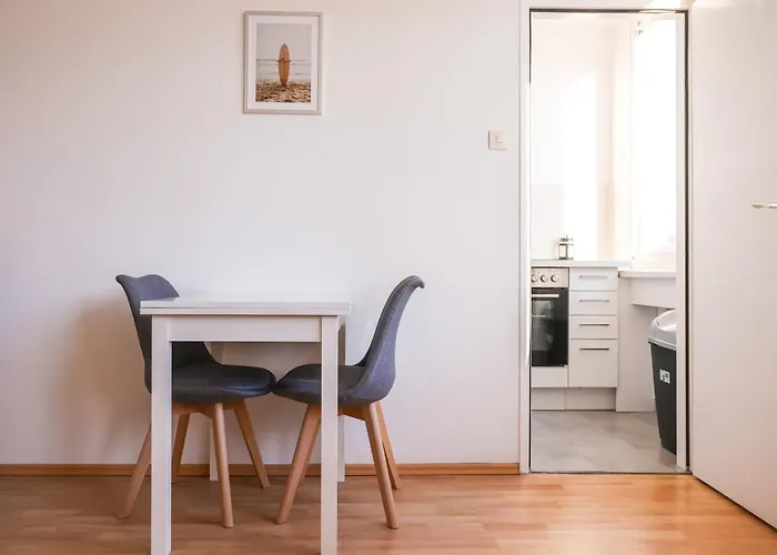 Spacious With View & Free Parking Wiener Neustadt