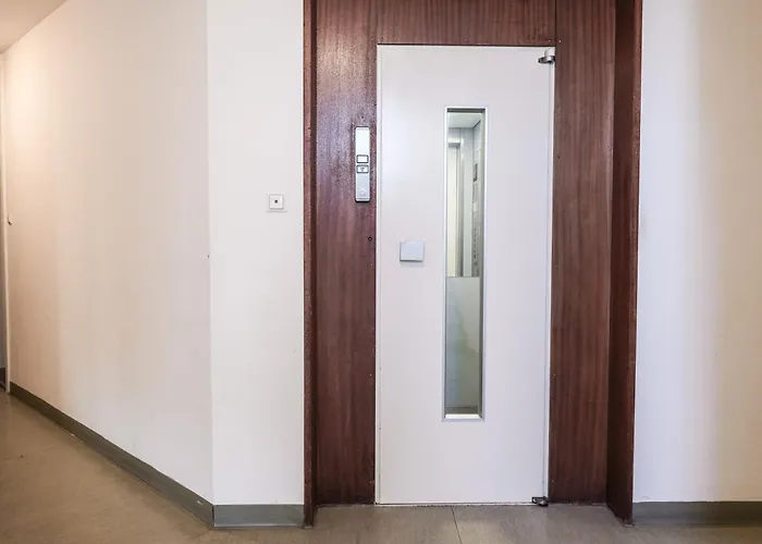 Spacious With View & Free Parking *