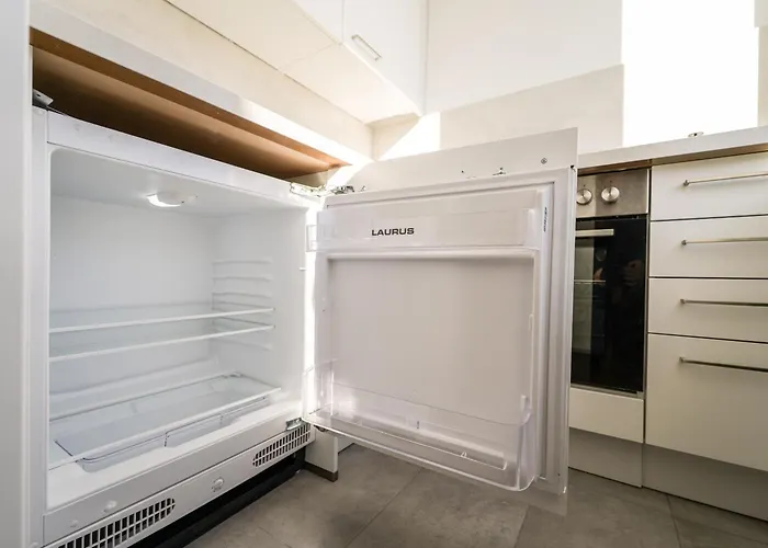 Apartment Spacious With View & Free Parking *