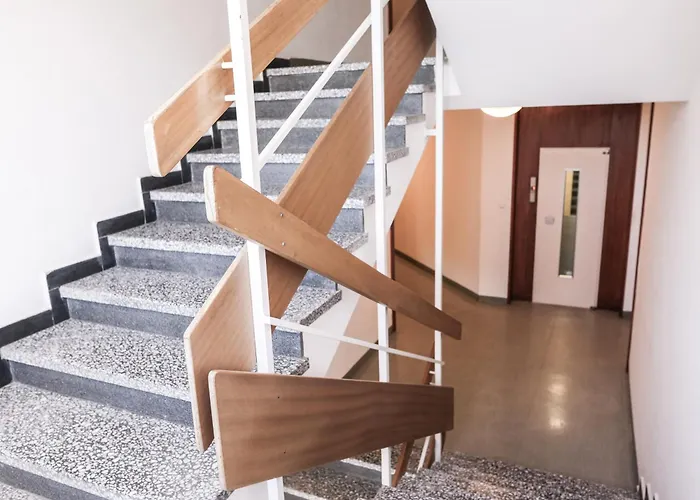 Spacious With View & Free Parking * Wiener Neustadt