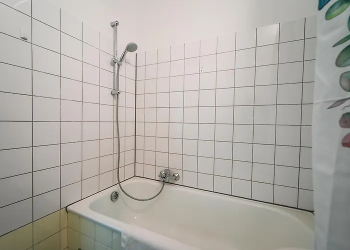 Spacious With View & Free Parking *