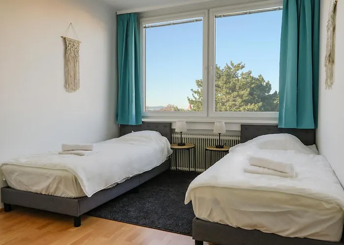 Spacious With View & Free Parking * Wiener Neustadt