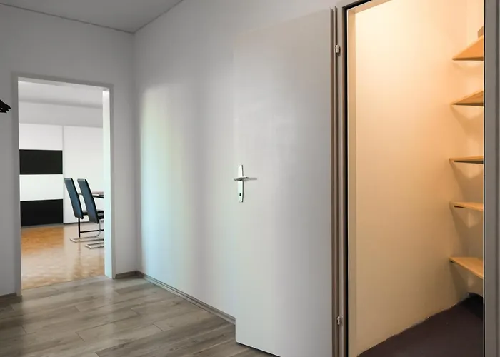 Spacious With View & Free Parking Apartment Wiener Neustadt