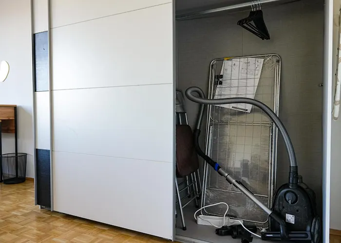 Apartment Spacious With View & Free Parking