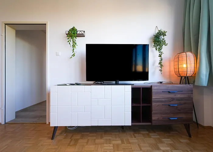 Spacious With View & Free Parking