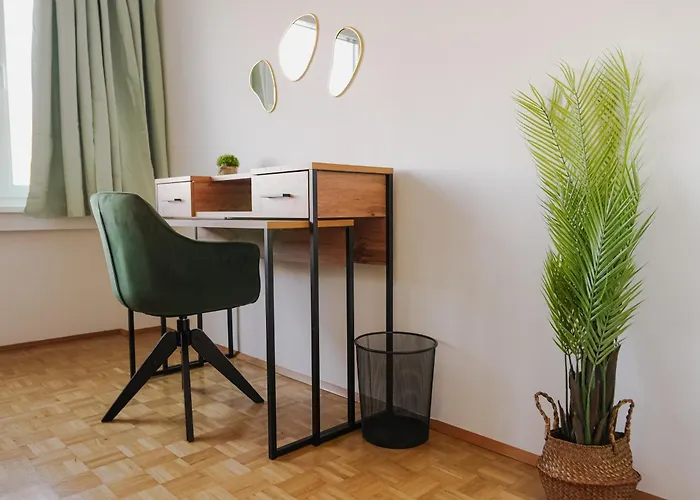 Spacious With View & Free Parking Wiener Neustadt