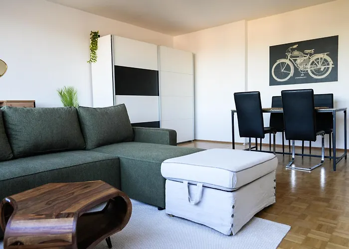 Spacious With View & Free Parking Wiener Neustadt