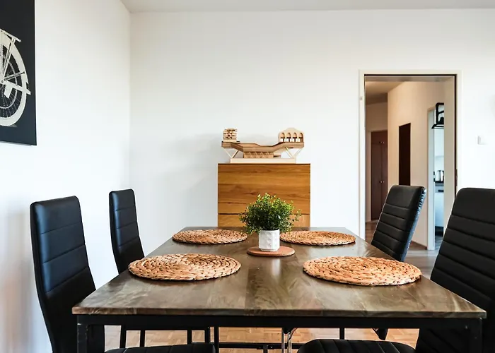 Apartment Spacious With View & Free Parking Wiener Neustadt